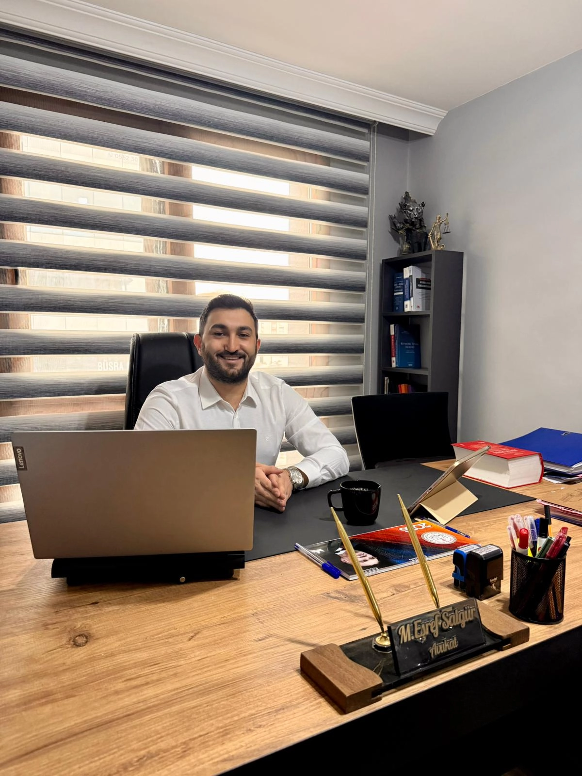 Karahallı Avukat  | Av. M. Eşref Salgür